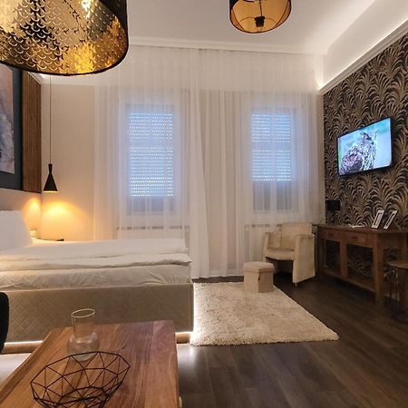 Glamour Apartman Гюла Екстериор снимка