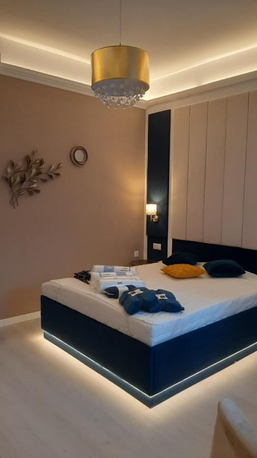 Glamour Apartman Гюла Екстериор снимка