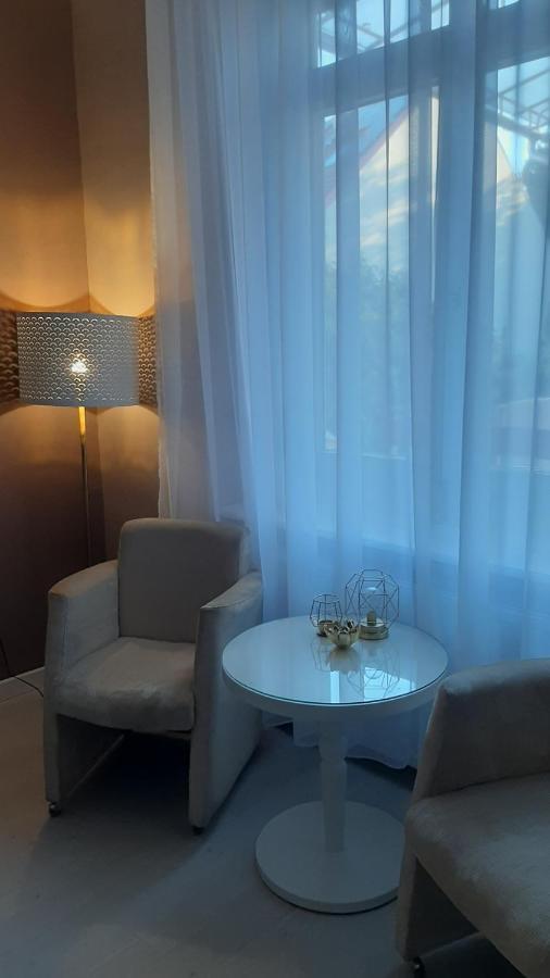 Glamour Apartman Гюла Екстериор снимка