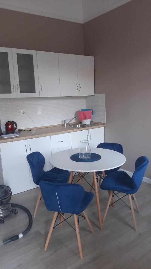 Glamour Apartman Гюла Екстериор снимка