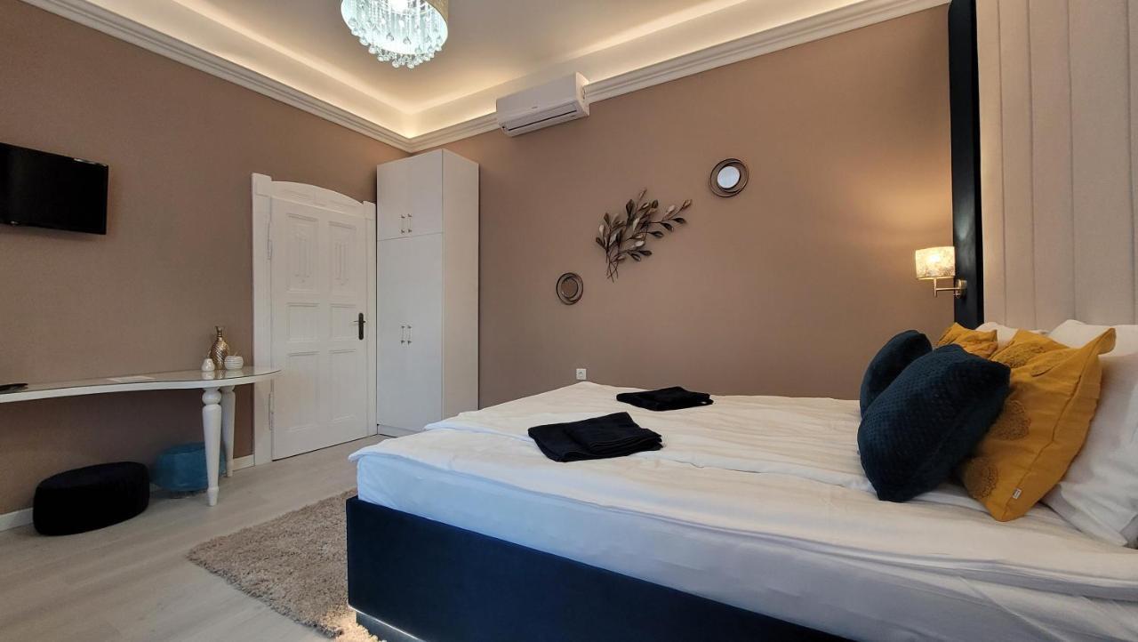 Glamour Apartman Гюла Екстериор снимка