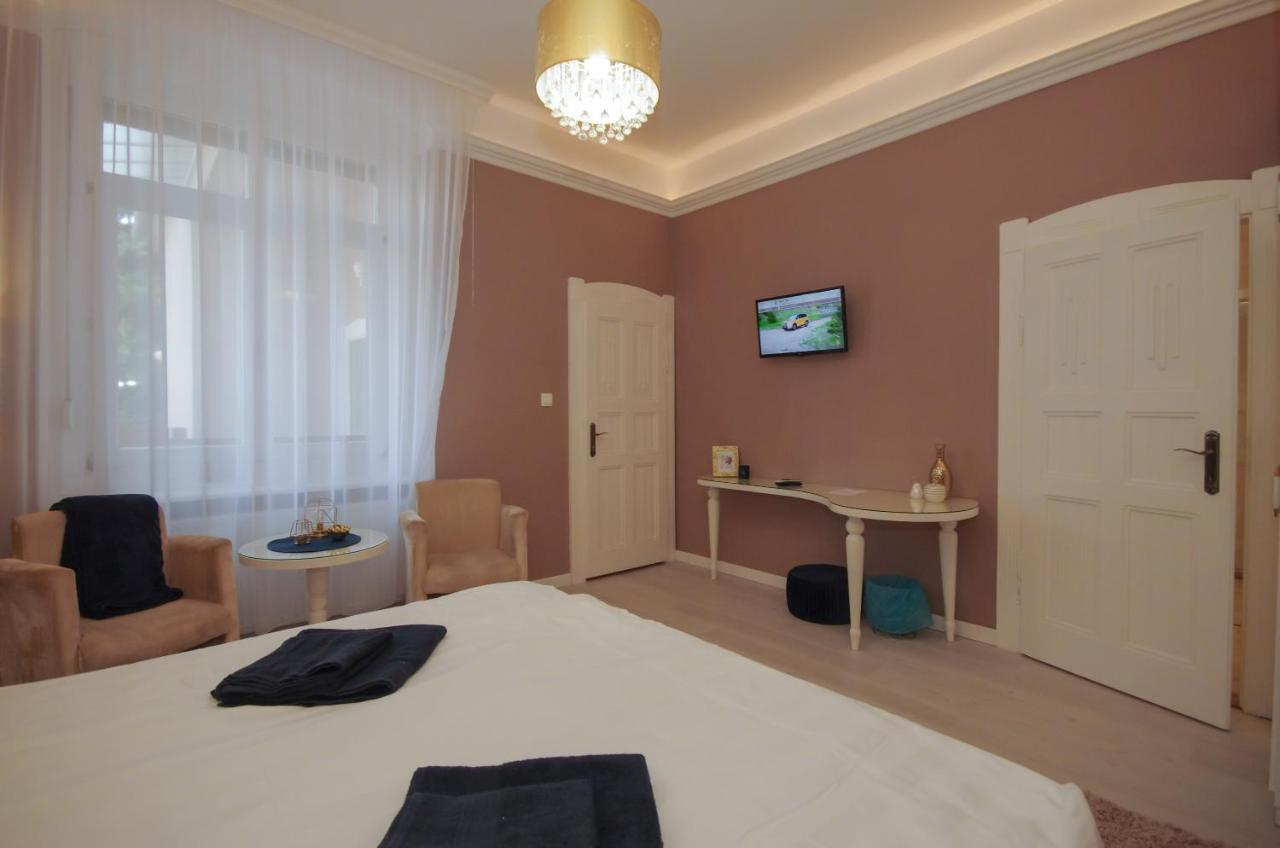 Glamour Apartman Гюла Екстериор снимка