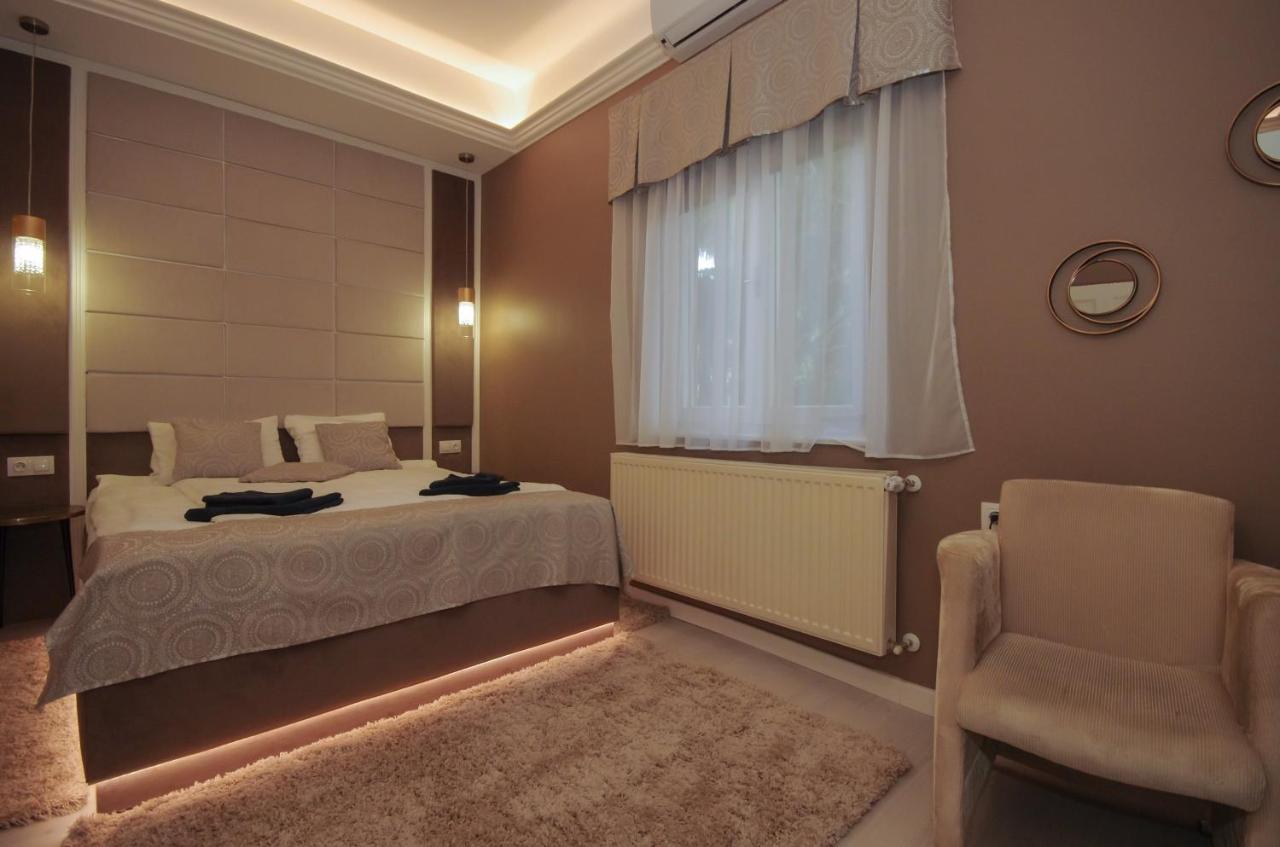 Glamour Apartman Гюла Екстериор снимка