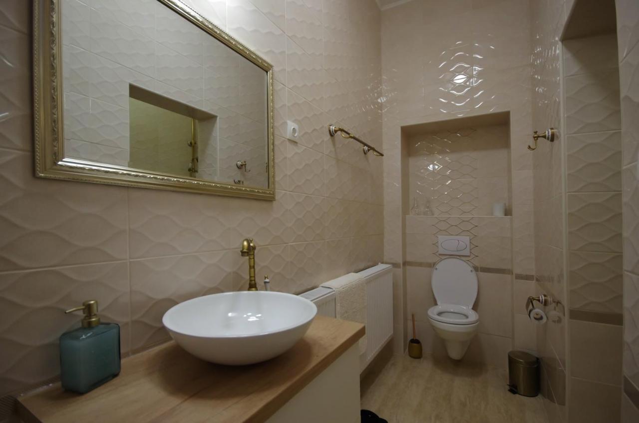 Glamour Apartman Гюла Екстериор снимка