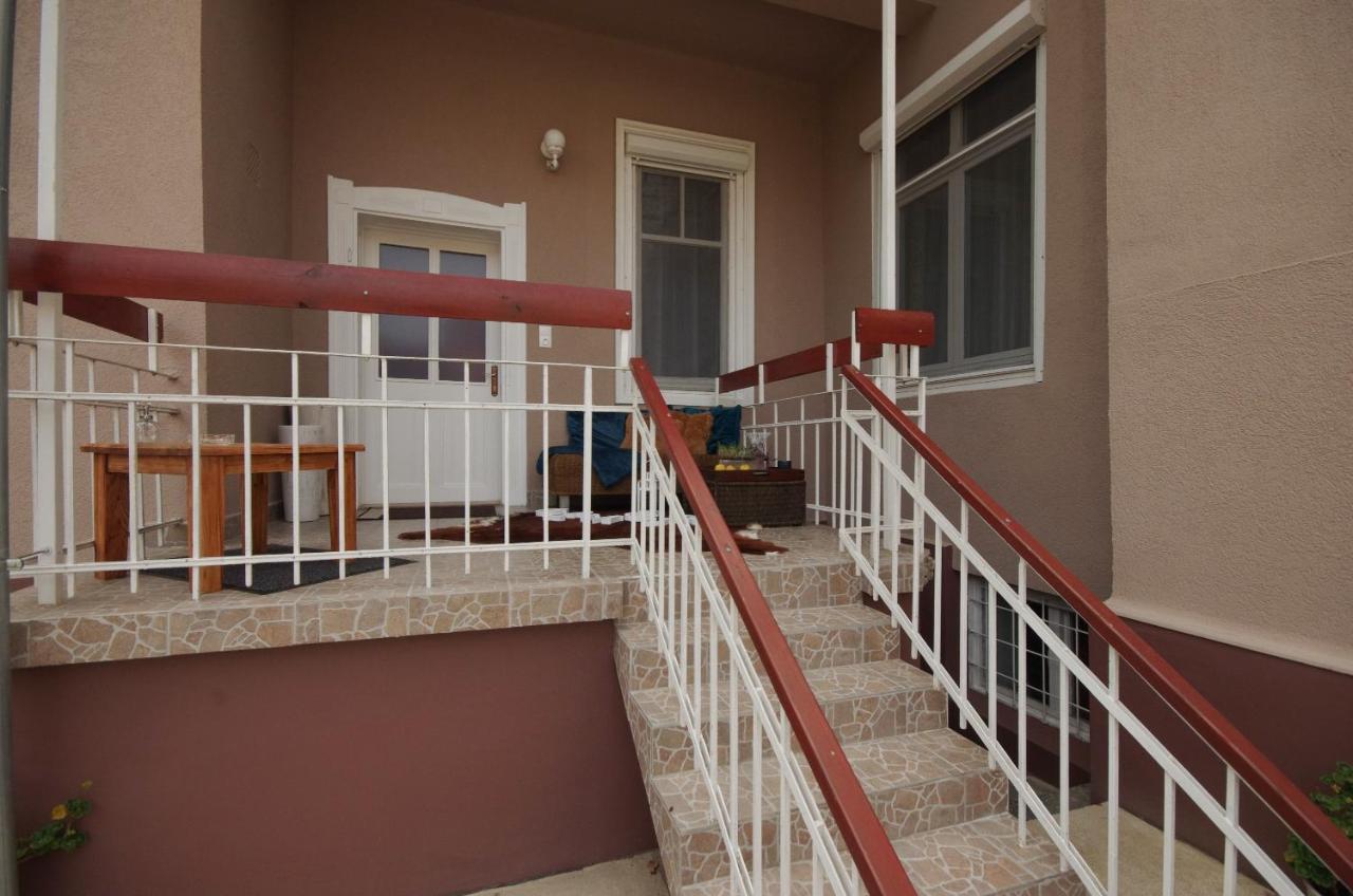 Glamour Apartman Гюла Екстериор снимка