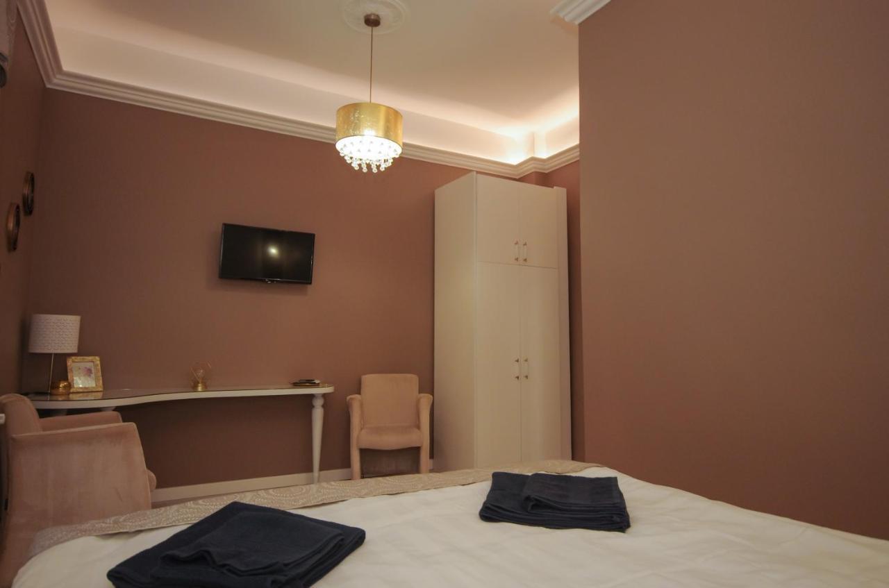Glamour Apartman Гюла Екстериор снимка