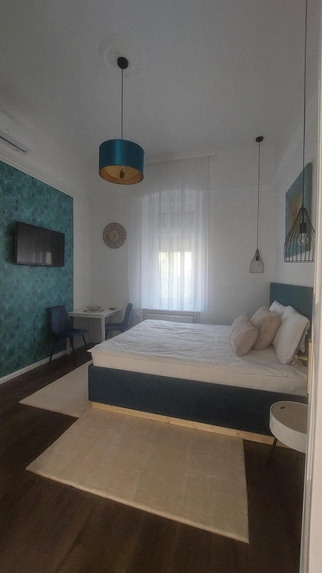 Glamour Apartman Гюла Екстериор снимка